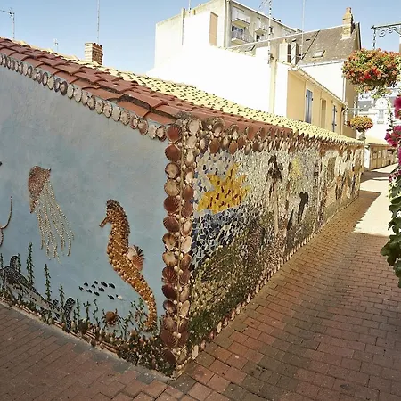 Appartamento Avec Balcon Face Mer, Parking Et Proche Centre, Aux Sables-d'olonne - Fr-1-92-774